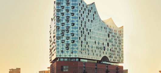 Distant view of the Elbphilharmonie from the front right
