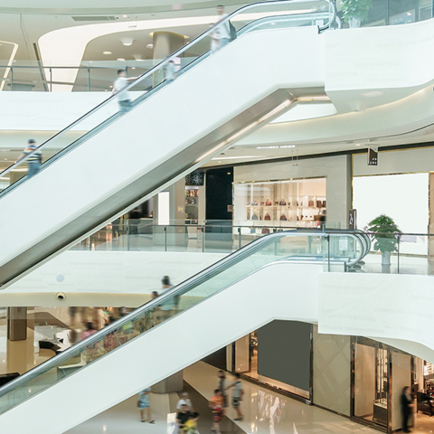Shopping centre, overview of several floors